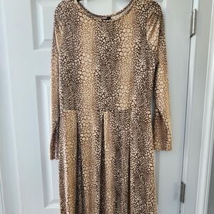 Women's 24Seven Comfort Apparel leopard Print Pleated Midi Dress